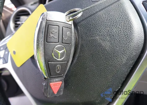 2012 Mercedes-Benz C 250 Sport z USA, uszkodzony, nr VIN WDDGF4HB2CR223348